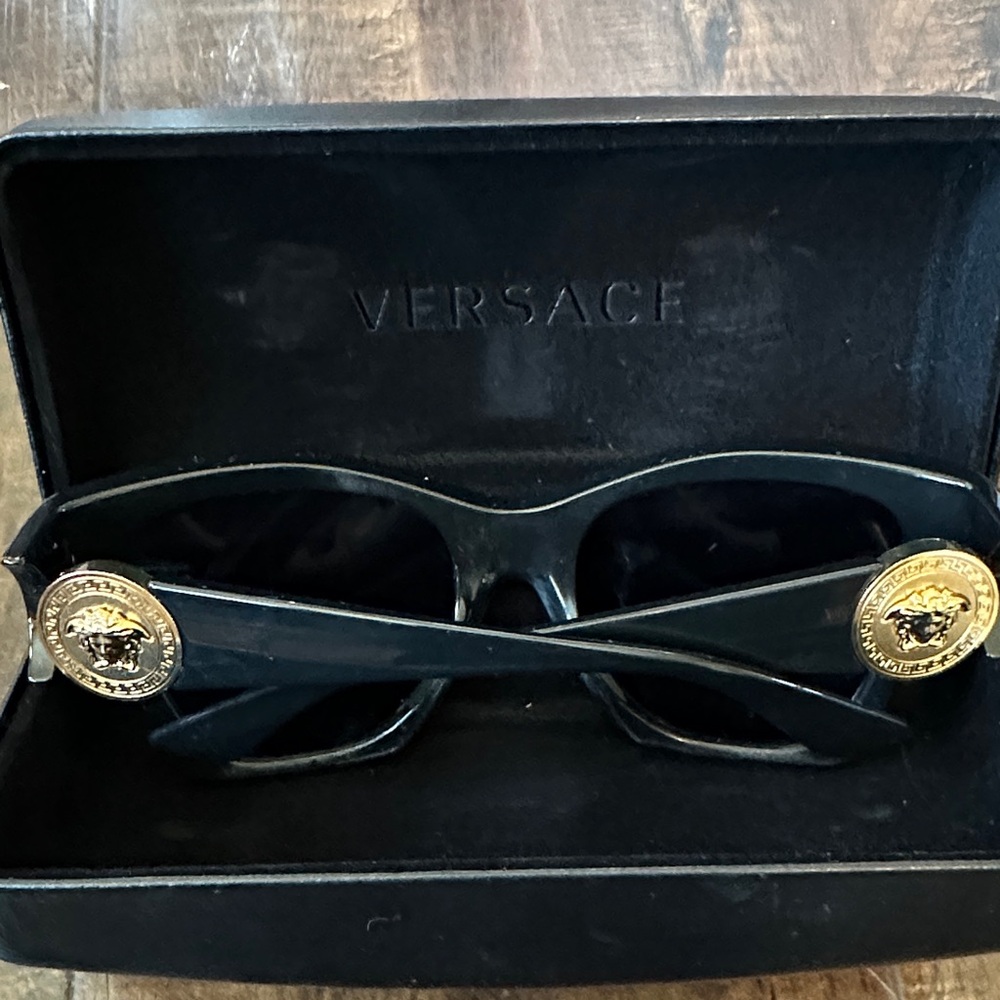 Versace Black Sunglasses (Frames) - image 2